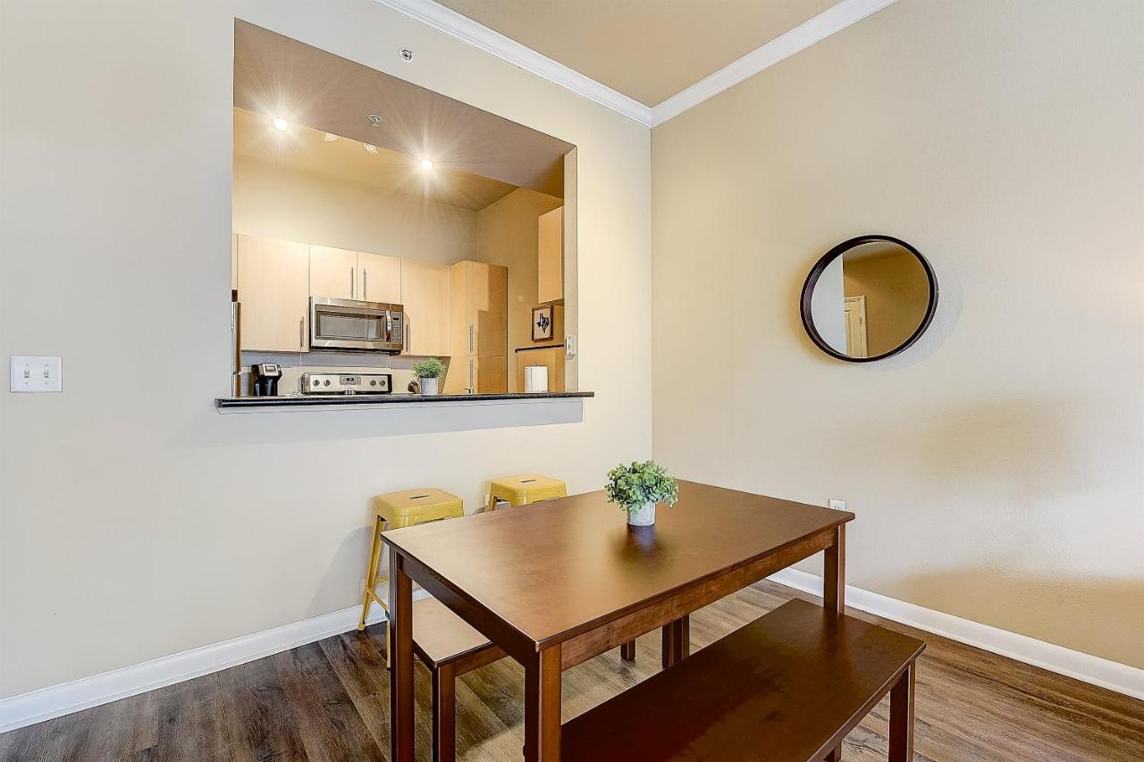 Frontdesk Oakwood Residence Apts Uptown Dallas Eksteriør bilde