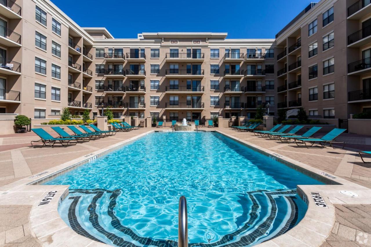 Frontdesk Oakwood Residence Apts Uptown Dallas Eksteriør bilde