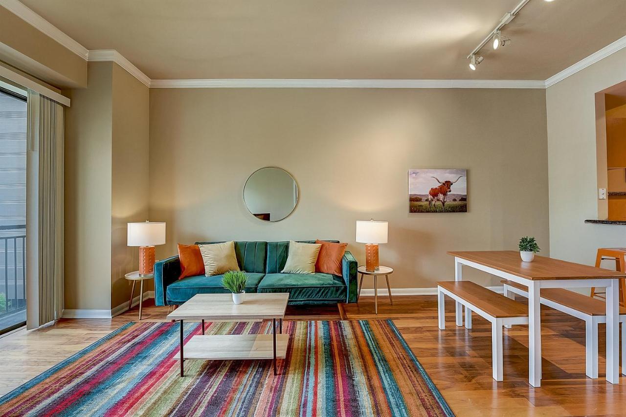 Frontdesk Oakwood Residence Apts Uptown Dallas Rom bilde