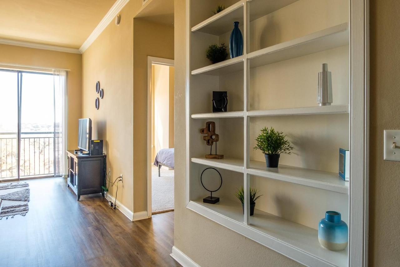 Frontdesk Oakwood Residence Apts Uptown Dallas Eksteriør bilde