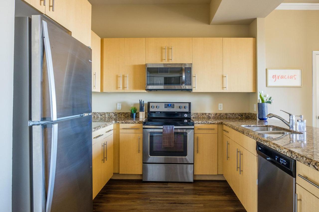 Frontdesk Oakwood Residence Apts Uptown Dallas Eksteriør bilde
