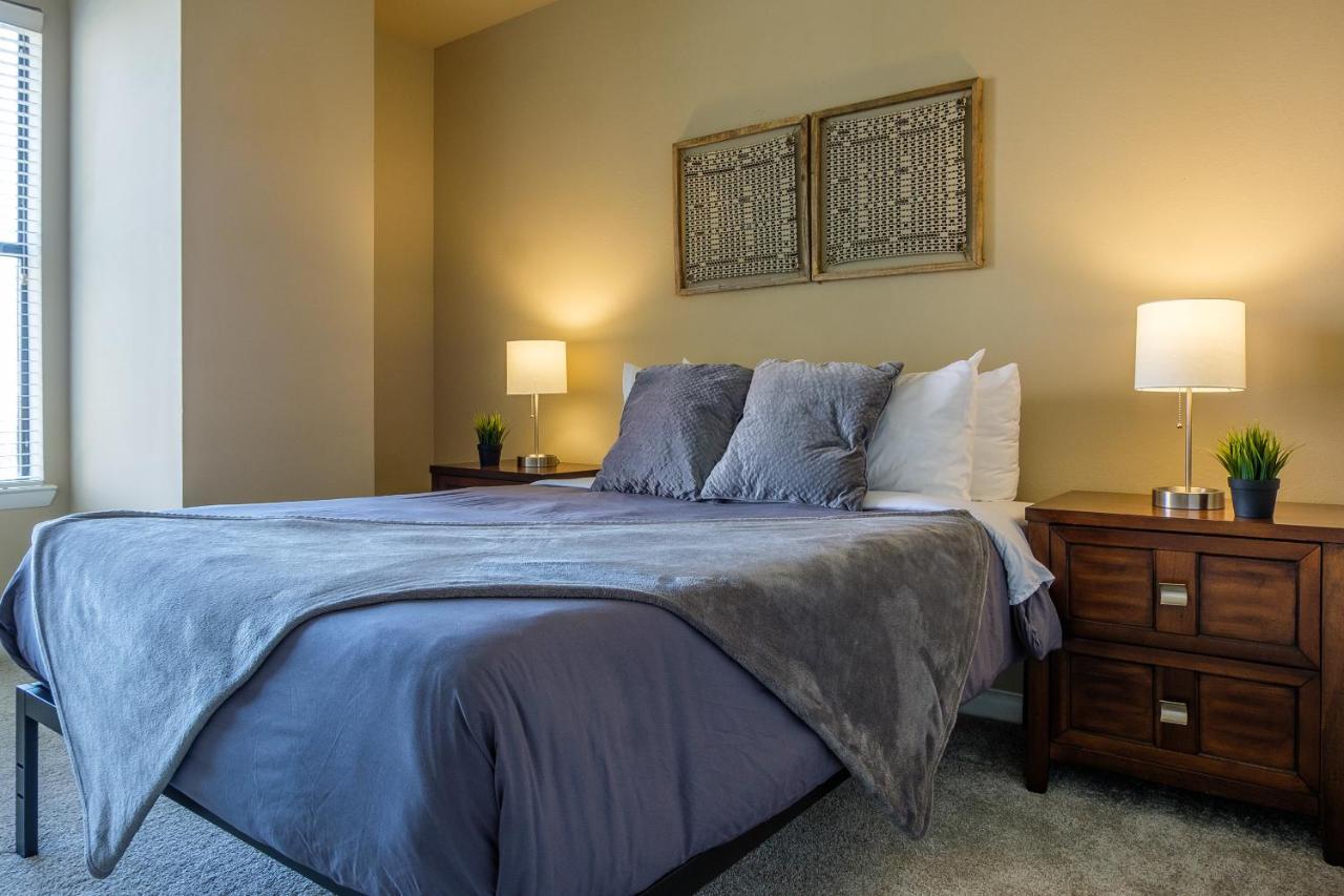 Frontdesk Oakwood Residence Apts Uptown Dallas Eksteriør bilde