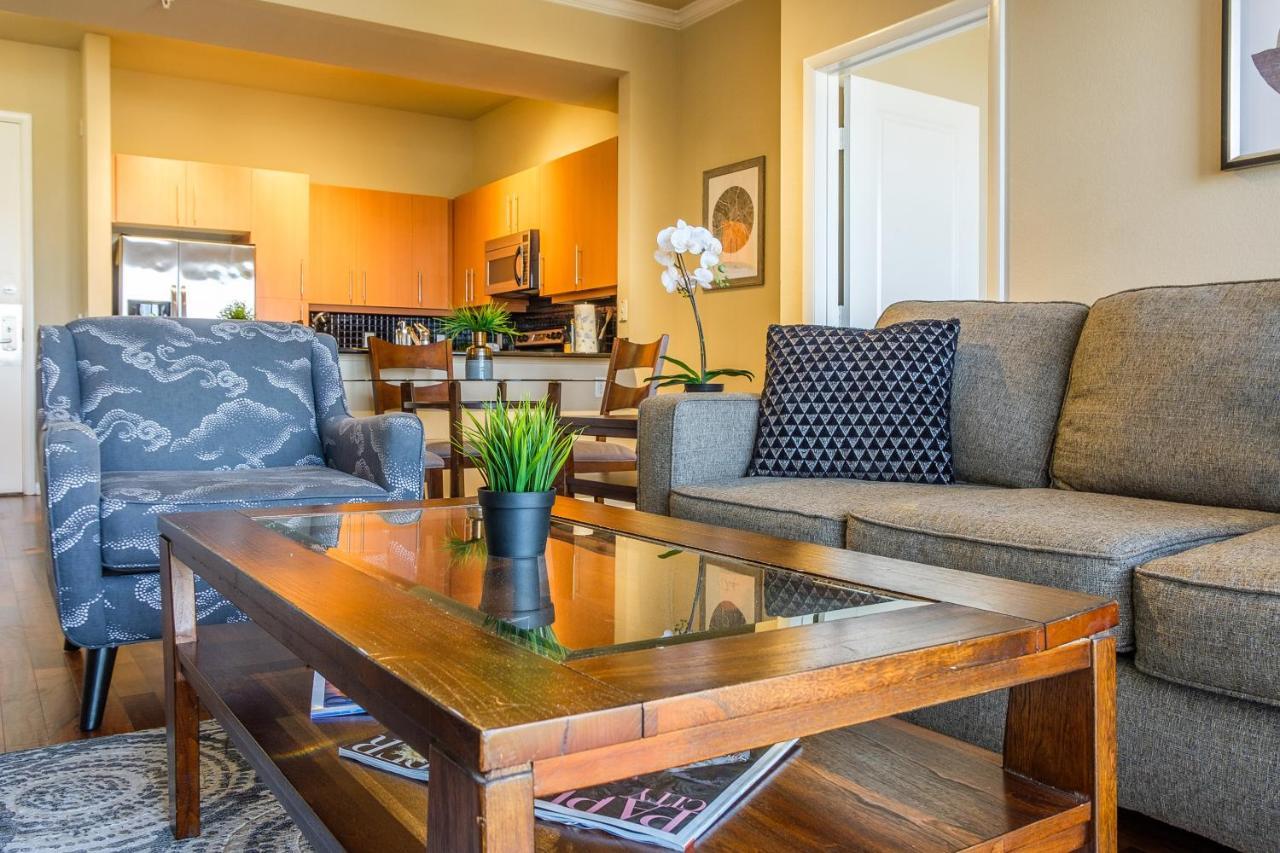 Frontdesk Oakwood Residence Apts Uptown Dallas Eksteriør bilde