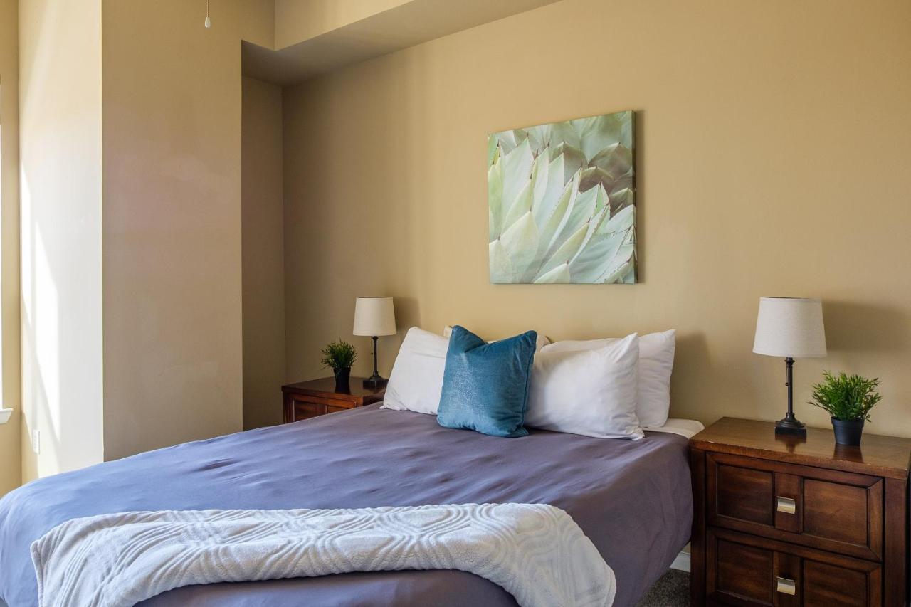 Frontdesk Oakwood Residence Apts Uptown Dallas Eksteriør bilde