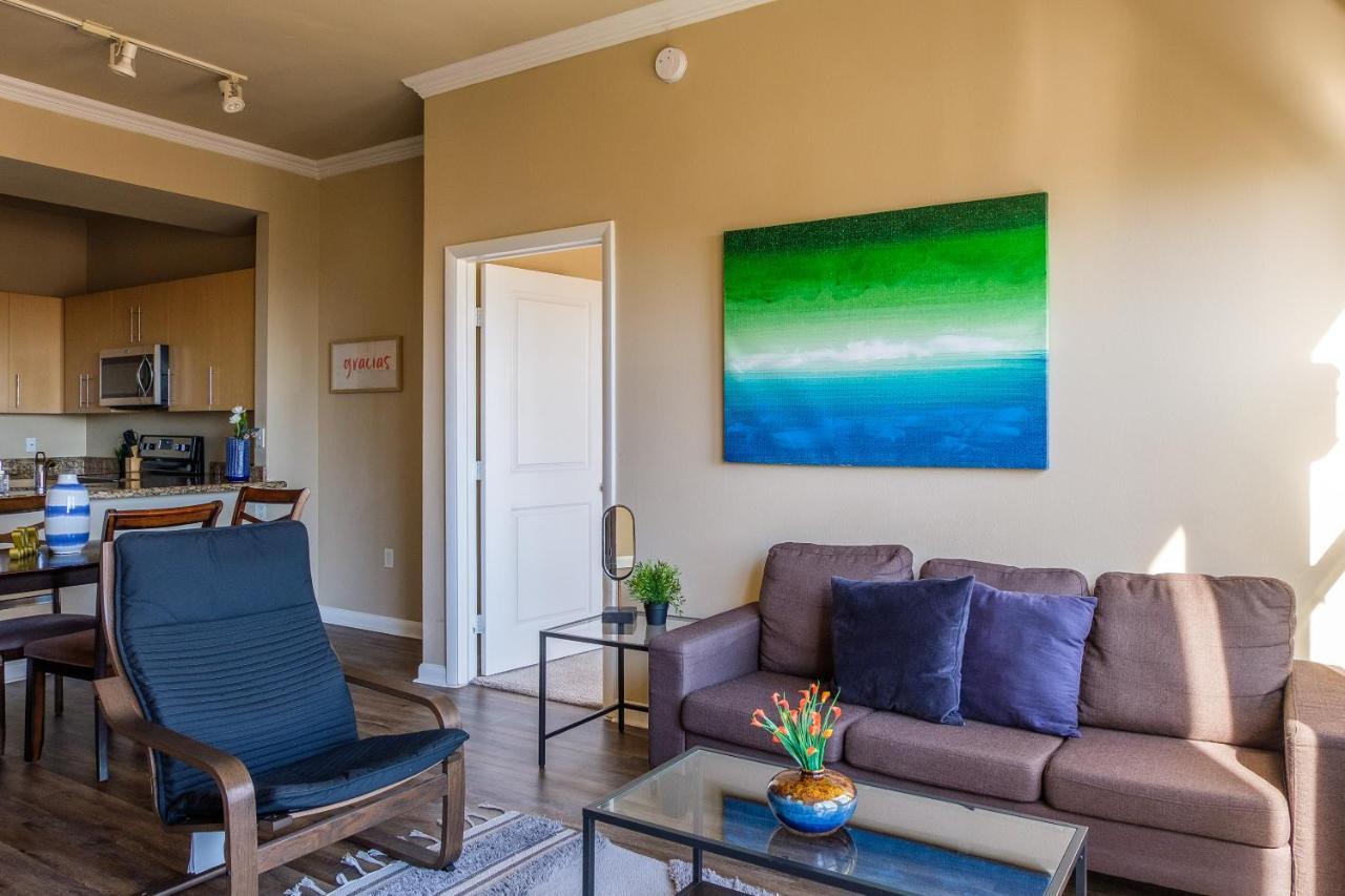 Frontdesk Oakwood Residence Apts Uptown Dallas Eksteriør bilde