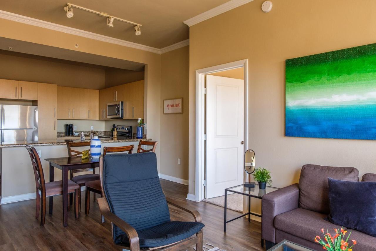 Frontdesk Oakwood Residence Apts Uptown Dallas Eksteriør bilde