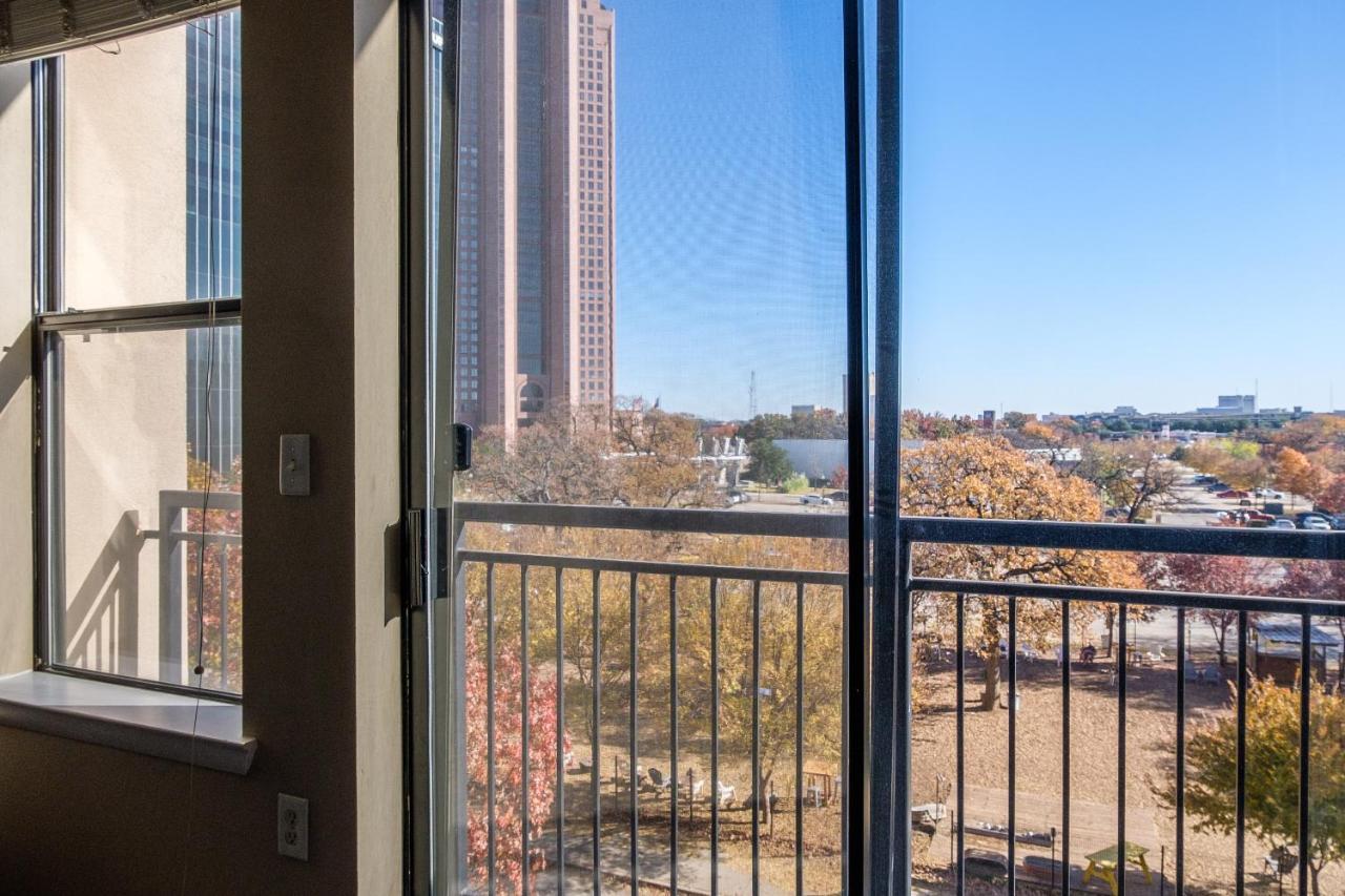 Frontdesk Oakwood Residence Apts Uptown Dallas Eksteriør bilde