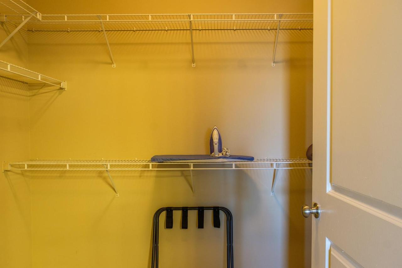 Frontdesk Oakwood Residence Apts Uptown Dallas Eksteriør bilde