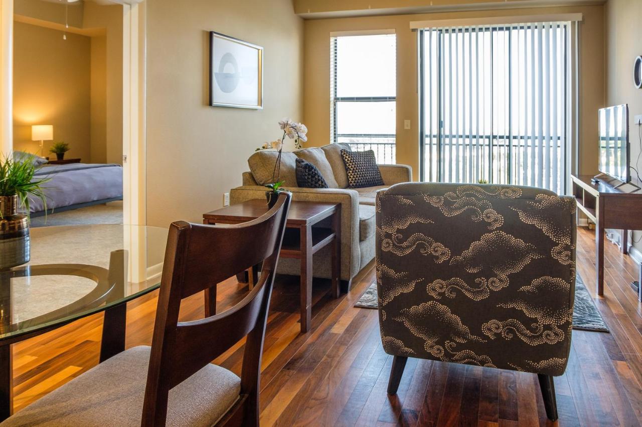 Frontdesk Oakwood Residence Apts Uptown Dallas Eksteriør bilde