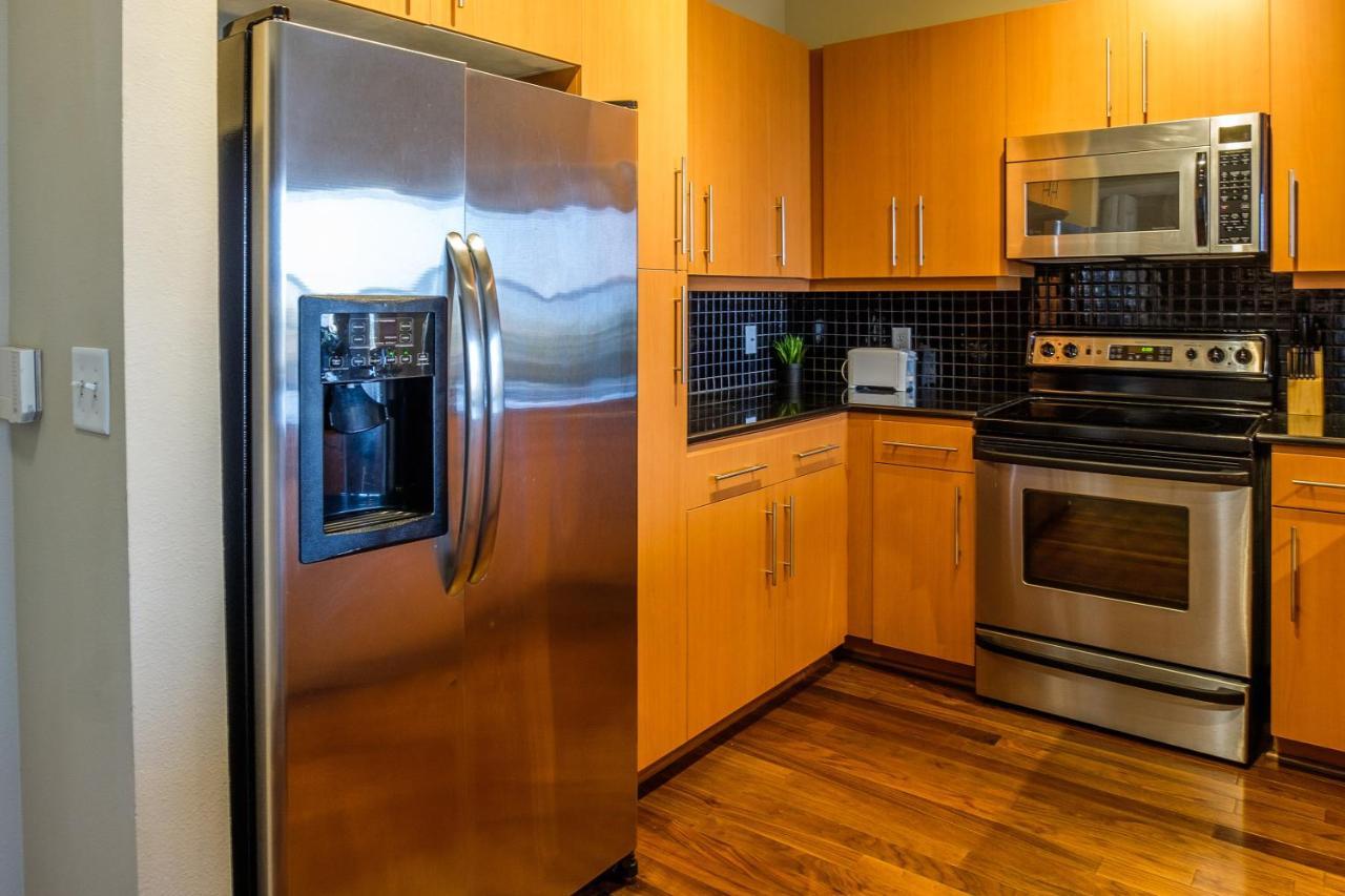 Frontdesk Oakwood Residence Apts Uptown Dallas Eksteriør bilde