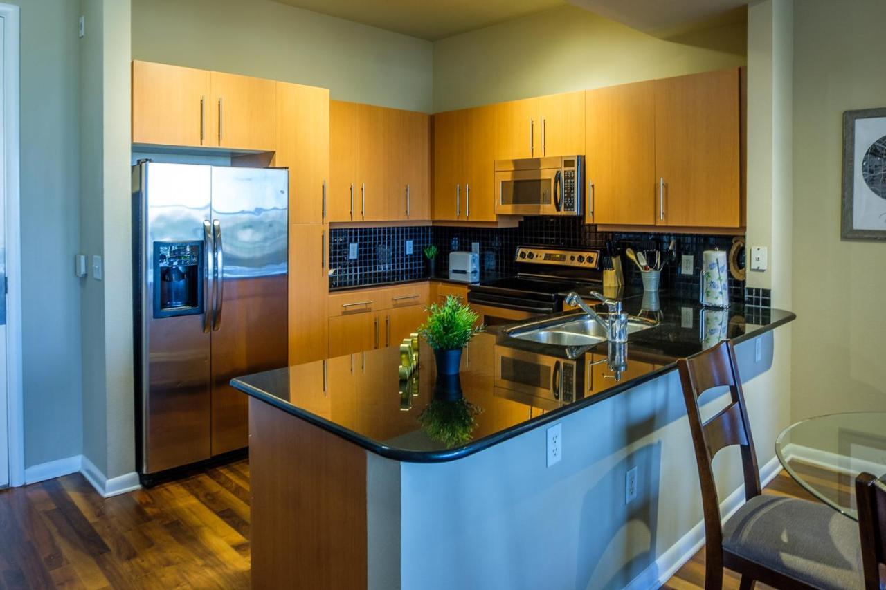 Frontdesk Oakwood Residence Apts Uptown Dallas Eksteriør bilde